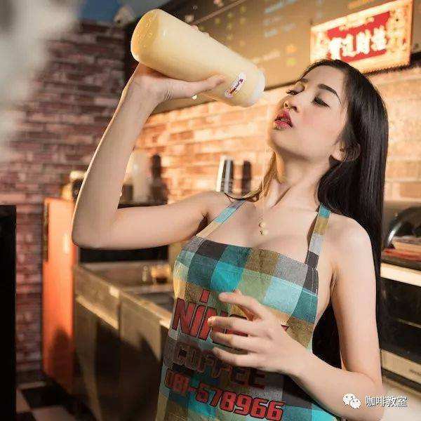 变形老虎机器人游戏下载